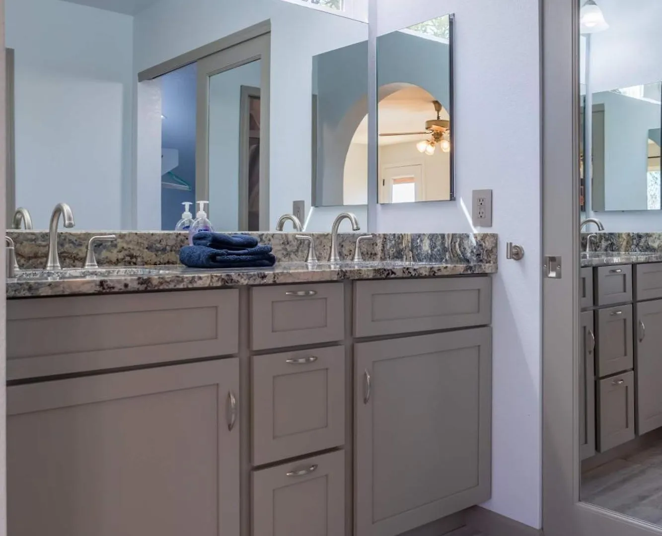 Holiday home Cozy Retreat With Pool Views Walk To South Mtn Trails Villa Phoenix United States